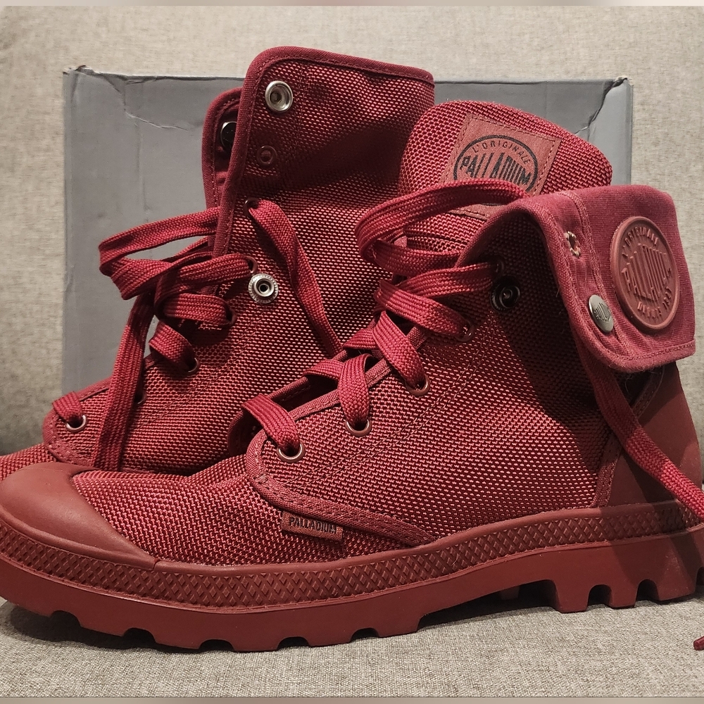 Palladium baggy boots